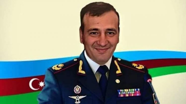 Polad Həşimovun tələbə qızı ilk dərs günü atasının məzarını ziyarət edib - FOTO