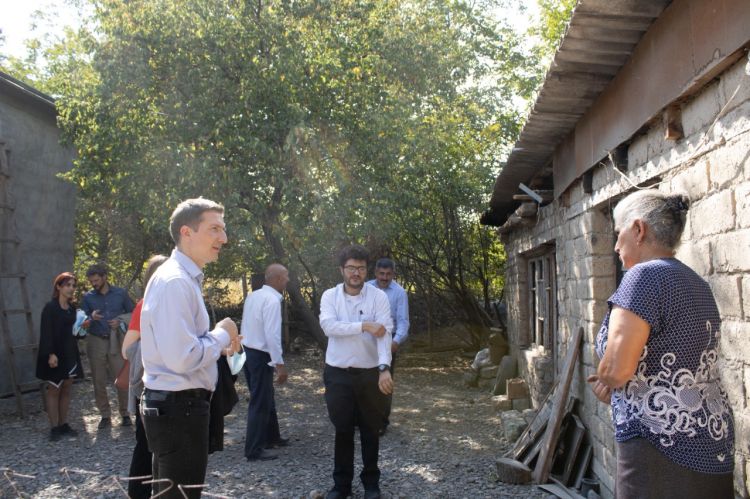 Məcburi köçkünlərlə bağlı keçirilən layihənin nəticələri ilə tanışlıq olub -  FOTO