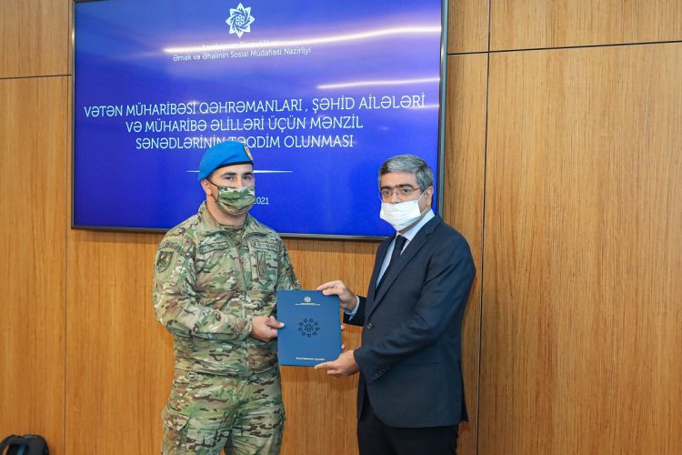 Şəhid ailələri və müharibə əlillərinə, Vətən Müharibəsi Qəhrəmanlarına mənzillərin sənədləri təqdim edildi