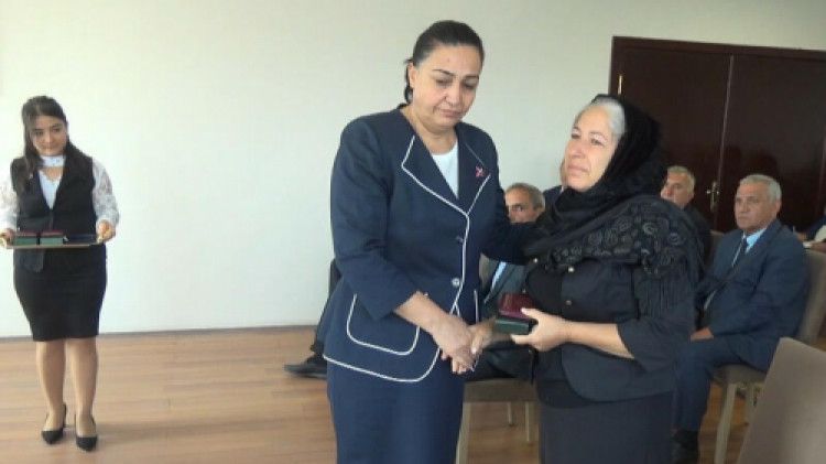 İlham Əliyevin icra başçısı təyin etdiyi xanım görün kimin gəlinir -  FOTO
