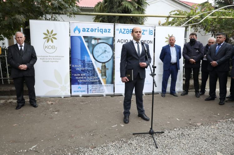 “Azəriqaz” rəsmiləri Şəmkir sahibkarlarının problemləri ilə tanış olub