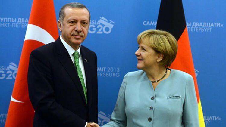 Angela Merkelin Türkiyəyə vida səfəri başlayıb