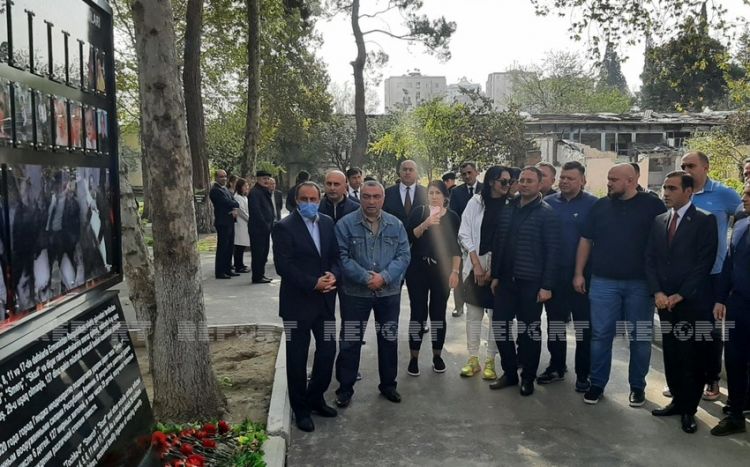 Ukrayna Ali Radasının üzvləri ermənilərin Gəncədə dağıtdıqları ərazidə olub