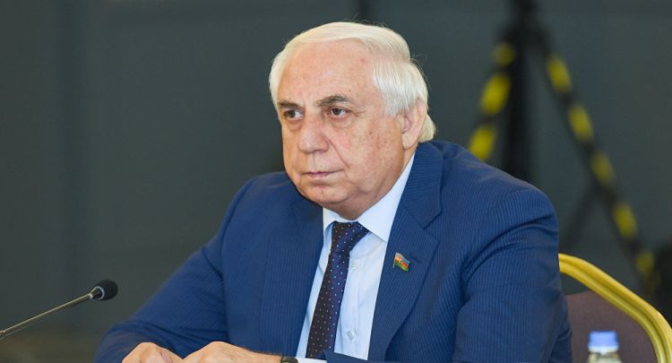 Çoxdandır mətbuatda görünməyən Hadi Rəcəbli haradadır?