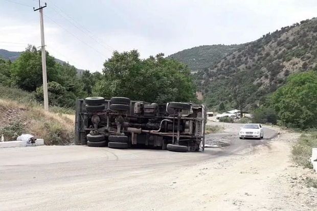 Ermənistanda rusiyalı hərbçilər qəzaya düşdü:  Ölən var