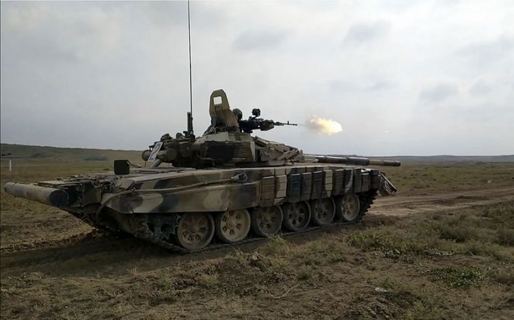 Azərbaycan Ordusunun tank bölmələri döyüş atışları icra edib -  VİDEO