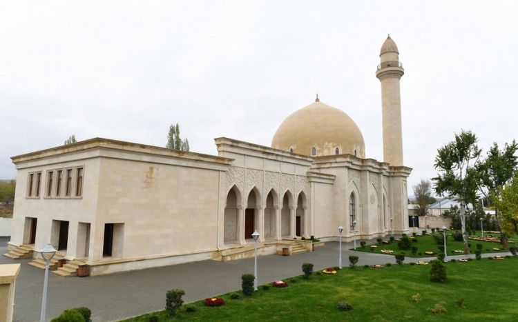 Şamaxıdakı Pirsaat Baba ziyarətgah-məscid kompleksinin açılışı olub -  FOTO