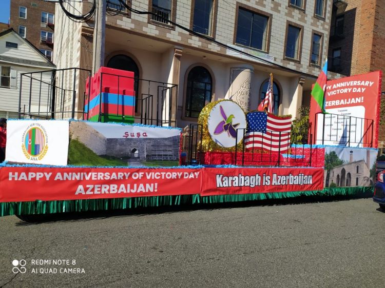 Nyu-Yorkda Zəfər Günü münasibətilə avtoyürüş keçirilib, Azərbaycan və ABŞ bayraqları ucaldılıb -  FOTO