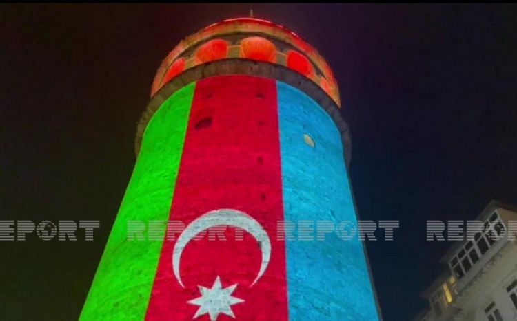 İstanbulda tarixi qüllə Azərbaycan bayrağına büründü -  FOTO