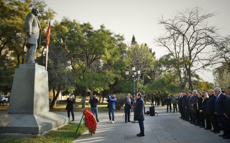 Türkiyənin Azərbaycandakı səfirliyində Atatürkün xatirəsi anılıb