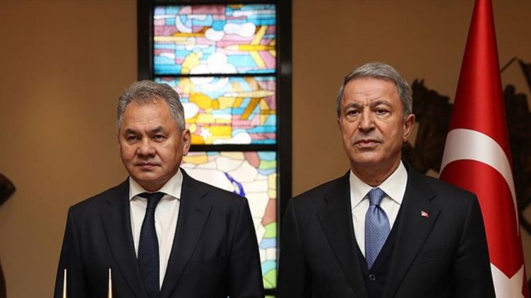 Hulusi Akar Sergey Şoyqu ilə danışdı