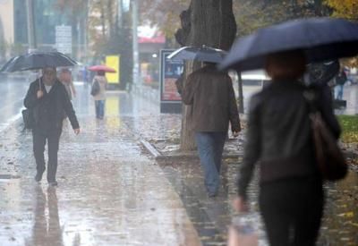 Bu gün yağışlı, küləkli hava davam edəcək