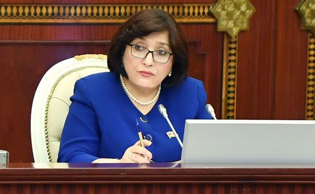 Spikerdən deputata sərt reaksiya:  "Söhbət yiyəsi olmayan məsələyə gedib çıxdı" - VİDEO