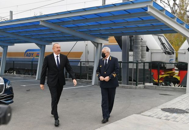 İlham Əliyev yeni Biləcəri lokomotiv deposunun açılışında iştirak etdi - VİDEO