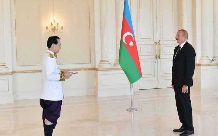 Prezident Kambocanın yeni səfirinin etimadnaməsini qəbul edib -  Yenilənib Prezident Kambocanın yeni səfirinin etimadnaməsini qəbul edib -  Yenilənib