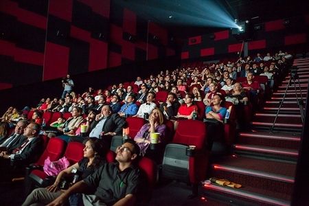 Kinoteatrlarda Azərbaycan dilinə  hörmətsizlik