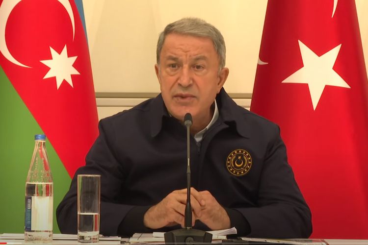 Hulusi Akar Elçin Quliyev və Zakir Həsənova zəng edib