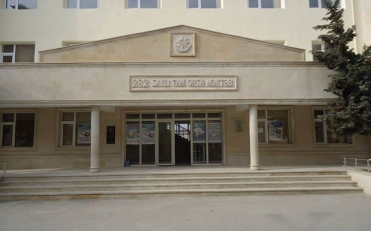 282 nömrəli məktəbdən şagirdlə bağlı açıqlama: "Müəllim və şagirdlərə xəsarətlər yetirir"