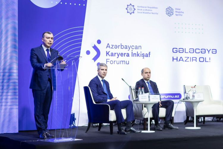 Azərbaycan Karyera İnkişaf Forumu keçirilir - FOTO