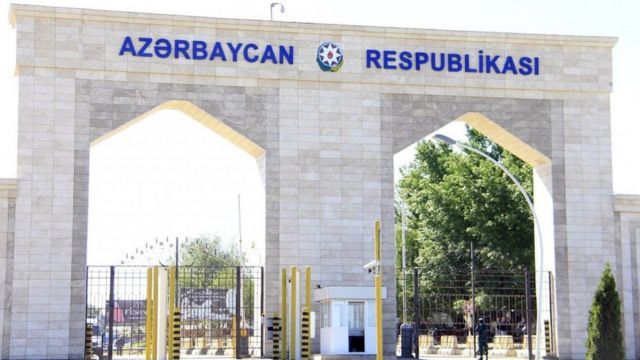 İran Azərbaycanla quru sərhədini bağlayır