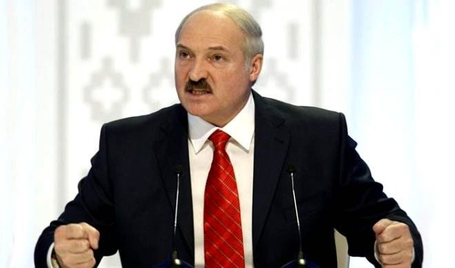 Lukaşenkodan çağırış:  “Diz çöküb hərbçilərdən üzr istəyin”