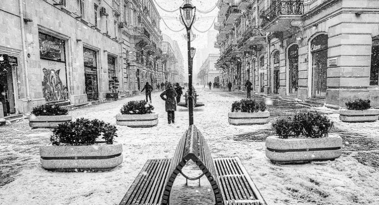 Hava şəraiti kəskin dəyişəcək -  Bakıya qar yağacaq