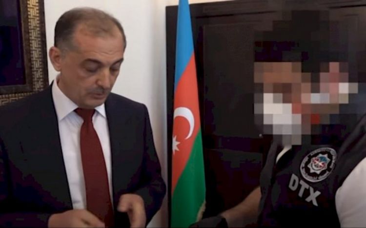 Sabiq icra başçısı qanunsuz silah saxlamaqda ittiham olunur