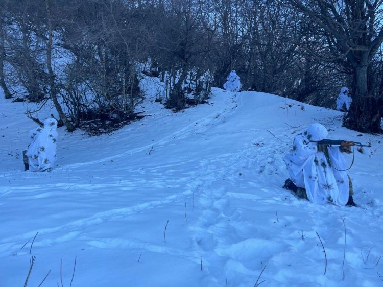 Türkiyə hərbçiləri Azərbaycan komandolarına təlim keçir - FOTO Türkiyə hərbçiləri Azərbaycan komandolarına təlim keçir - FOTO
