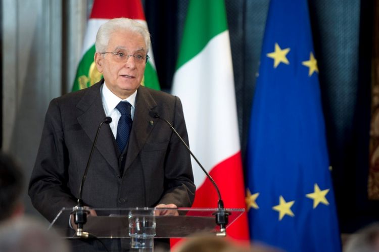 Mattarella yenidən prezident seçildi
