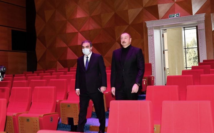 İlham Əliyev Gəncə Dövlət Dram Teatrının yeni binasının açılışında