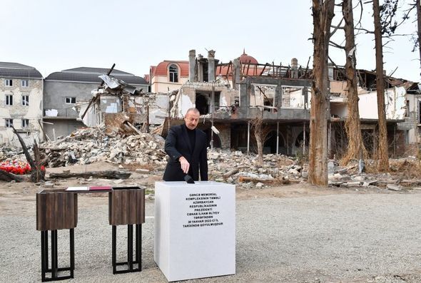 İlham Əliyev Gəncə Memorial Kompleksinin təməlini qoyub -  YENİLƏNİB - FOTO