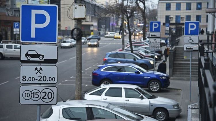 Parklanma qaydalarını pozanların cəriməsi iki dəfə artırıldı