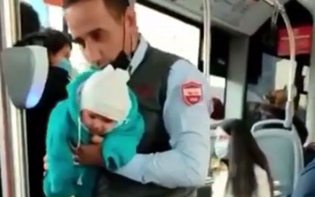 Avtobusu saxlayıb uşağı sakitləşdirən sürücü barədə maraqlı faktlar -  VİDEO