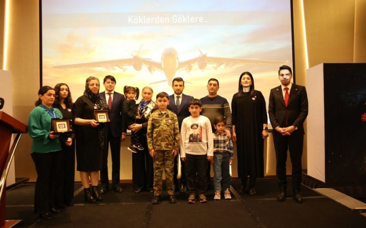 Səlcuq Bayraktar şəhid ailələri ilə görüşdü -  FOTO