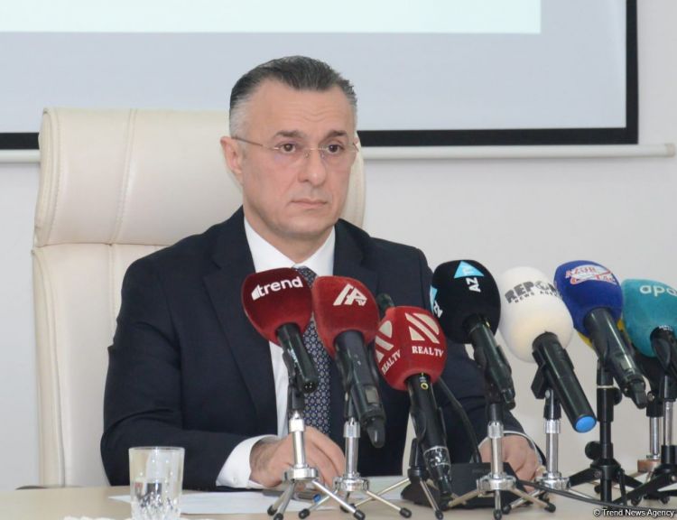 Sərt karantin rejimi ilə bağlı nazirdən açıqlama: "Düşünmək olar..."