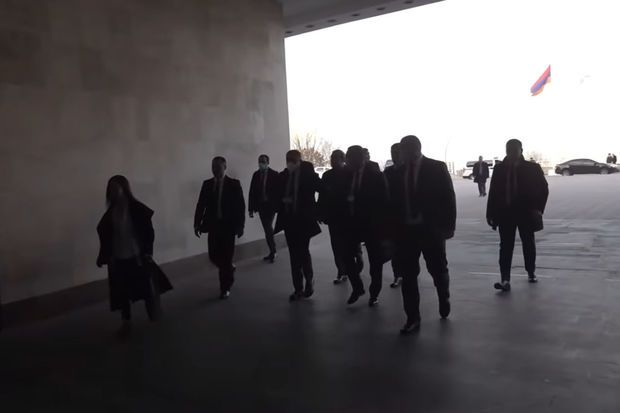 Deputatlarımizin ermənilərdən qorunması üçün mühafizələri belə gücləndirildi -  VİDEO