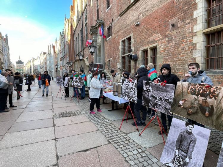 Qdanskda Xocalı soyqırımı ilə bağlı aksiya keçirilib - FOTO