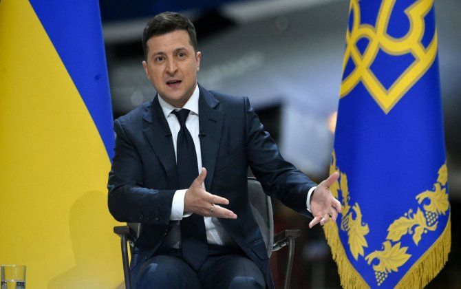 "Faciə ilə üz-üzəyik, tamaşa yox kömək edin"