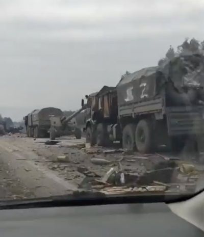 ВСУ разбомбили колонну российской военной техники, которая неслась из Крыма - VİDEO