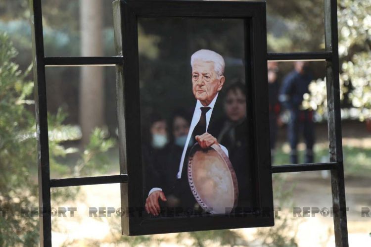 Xalq artisti Əlibaba Məmmədov dəfn olunub -  FOTO