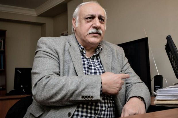 Prezident Eldar Mansurovu təltif edib