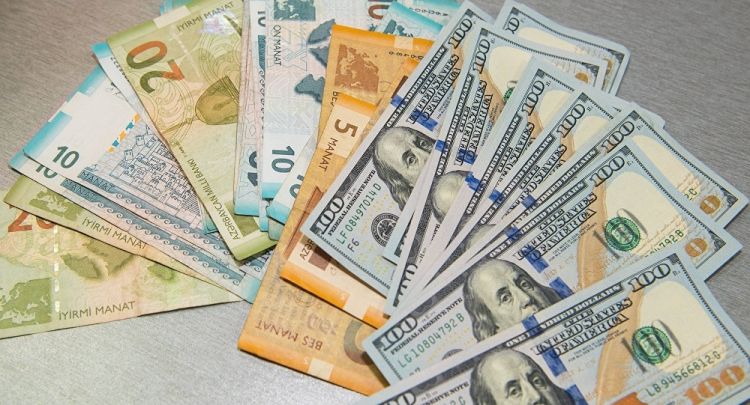 Sumqayıtda saxta dollar dəyişdirən şəxs saxlanıldı