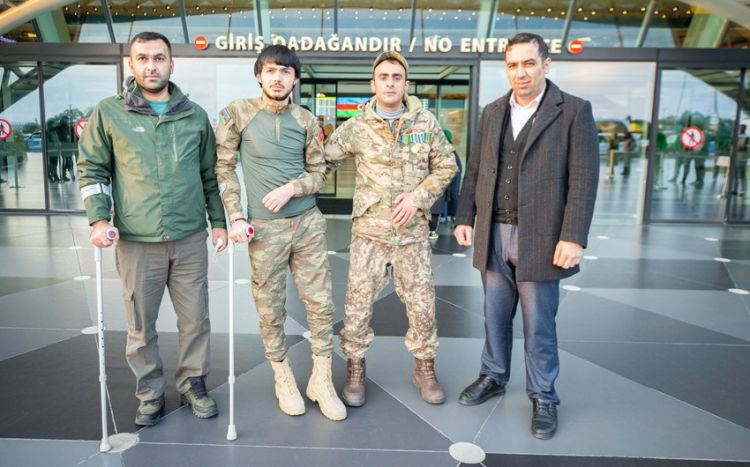 Türkiyədə müalicə olunan daha 3 qazi Azərbaycana qayıdıb -  FOTO