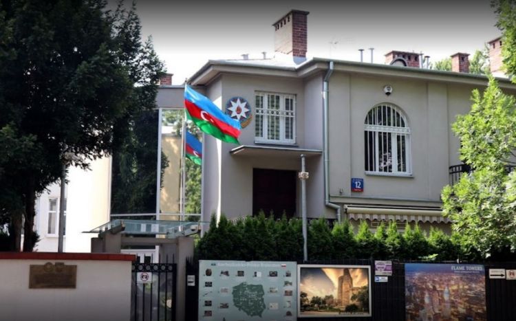 Səfirlik Ukraynadan Polşaya gələn azərbaycanlılara müraciət edib