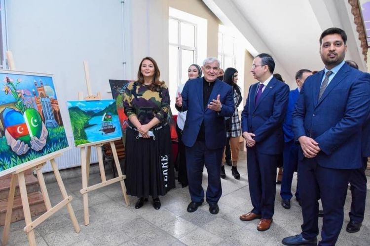  Qənirə Paşayeva gənclərə çağırış etdi