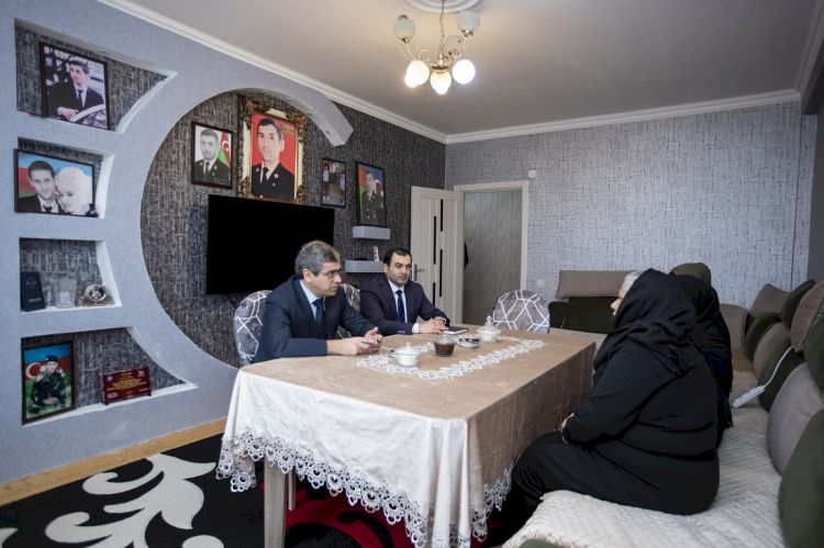 Şəhid Mirkazım Kəlbəliyevin ailəsi ziyarət olunub -  FOTO