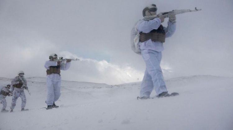 Xüsusi təyinatlılarımız qarlı dağlarda... -  FOTO/VİDEO