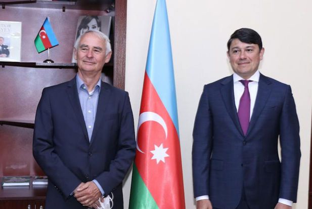 Dövlət Komitəsinin sədri almaniyalı professorla görüşüb