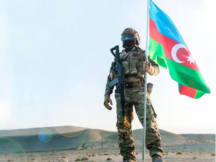 Azərbaycan Ordusunun Fərrux dağındakı mövqelərindən Pirlər kəndinin görüntüsü