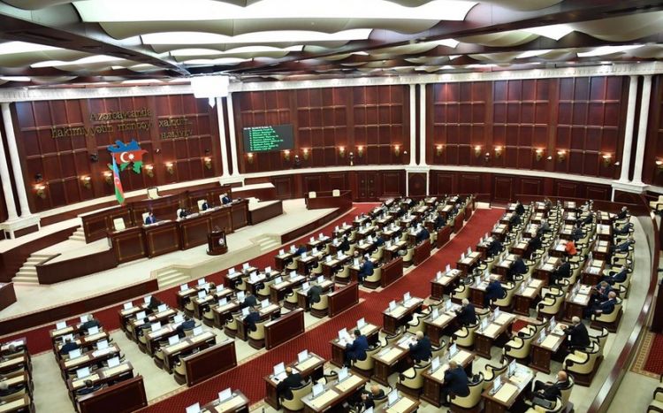 Milli Məclisin sabahkı iclasının gündəliyinə dəyişiklik edildi